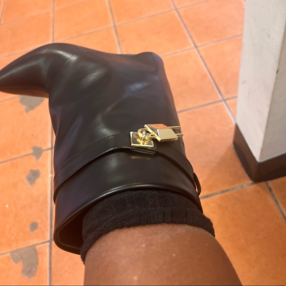 Woman’s Mid calf gold lock fold over wedge boot - Picture 2 of 2